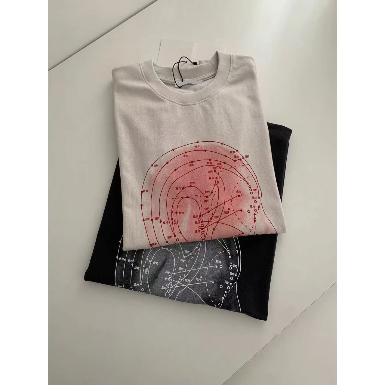

Футболка KAILE Early Spring New York Street в свободном крое с круглым вырезом и коротким рукавом, парная, с принтом-иконкой в стиле стритвир