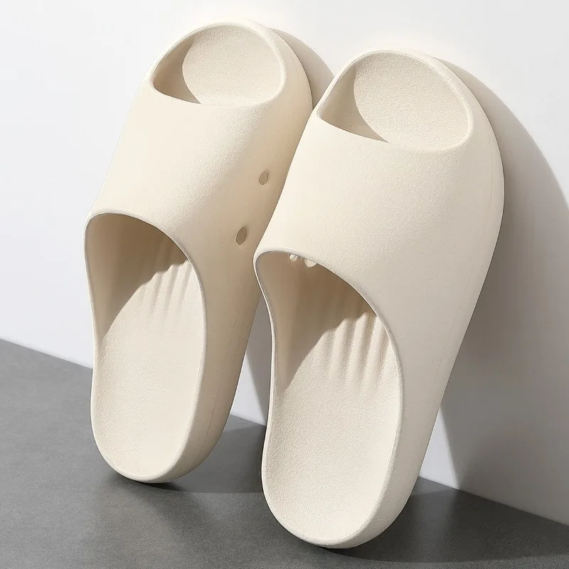 

Летние пляжные нескользящие тапочки из ЭВА, женские удобные шлепанцы с мягкой подошвой и подушкой, женские легкие домашние шлепанцы на толстой платформе 2025