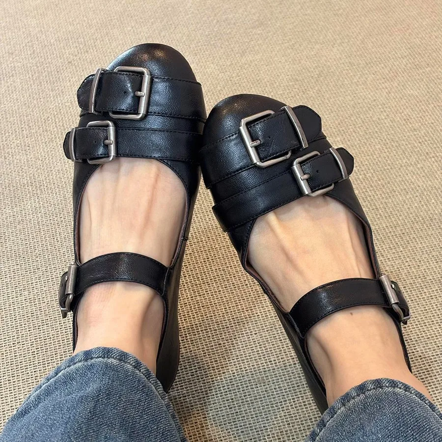 

Retro Single Button Black Women's Shoes with Flat Bottom Small Leather Shoes, Round Toe and Shallow Mouth Ballet Single Shoes