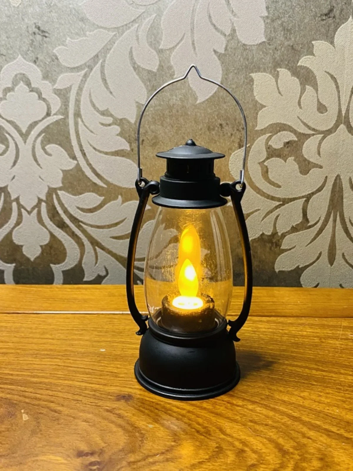 

INS non-open flame decoration small gift Christmas! Candlelight can shake! Vintage horse lamp (electronic)