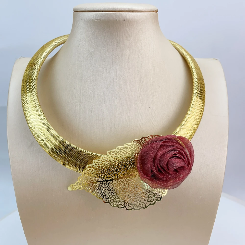 مجموعات مجوهرات عصرية على شكل زهرة من إيما للنساء، قلادة برازيلية مطلية بالذهب، أقراط مجوهرات الحفلات