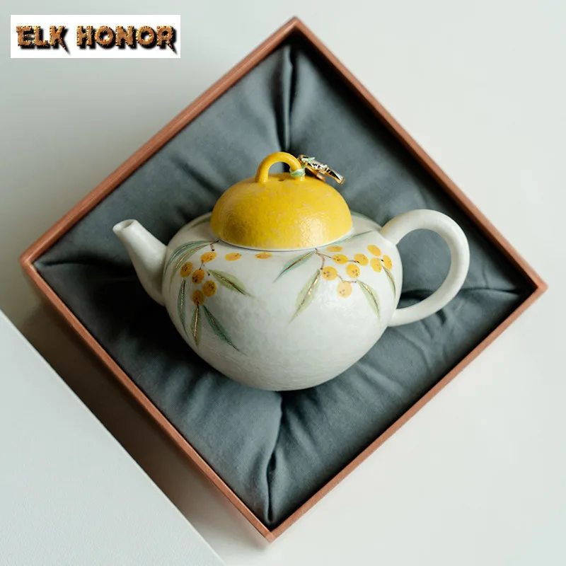 130ml Hand-painted Loquat Teapot Creative Tea Infuser Pot Tea Brewing Kettle with Ball Hole Oolong Tea Tableware Supplies Gift