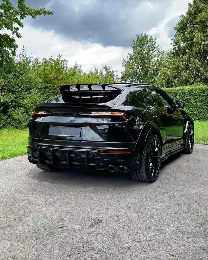 for Lamborghini URUS Carbon fiber spoiler  URUS upgrades the PD-style carbon fiber spoiler top wing