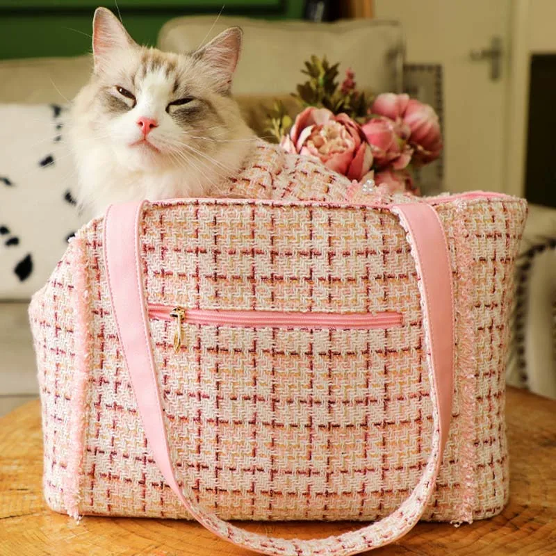 Imagem -05 - Design de Luxo Elegante Pet Carrier Bolsa Puppy And Kitten Handbag Acessórios para Cães ao ar Livre Bolsala para Gatos e Cães Pequenos