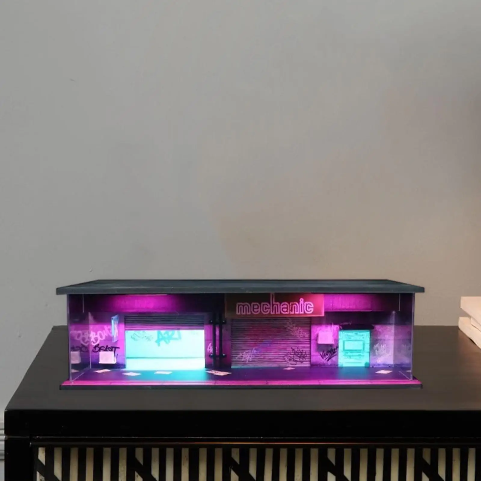 

1:64 Garage Display Case Lighted Showcase for Action Figures Mini Motorcycle