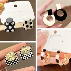New Black White Dangle Earrings Heart Pendants Women Drop Earrings Geometric Statement Hanging Earrings pendientes mujer