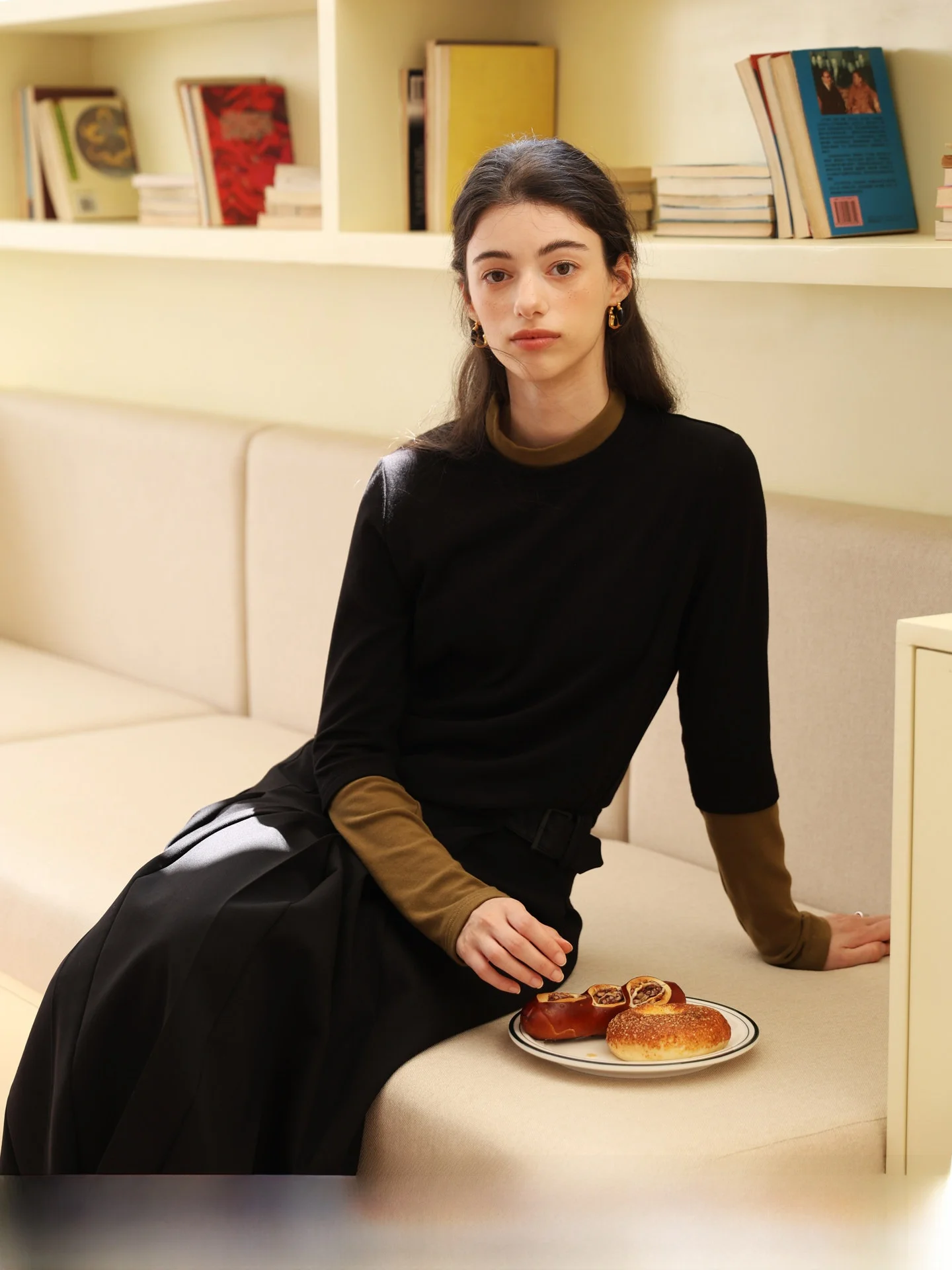 

Художественный вязаный топ с круглым вырезом, цветными блоками и длинными рукавами, из хлопковой смесовой эластичной ткани, свободного кроя, модный, для многослойных образов.