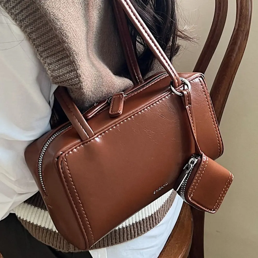 

Fashion PU Leather PU Bowling Bag Handbag Solid Color Boston Bag with Pendant Earphone Bag Shoulder Bag Streetwear