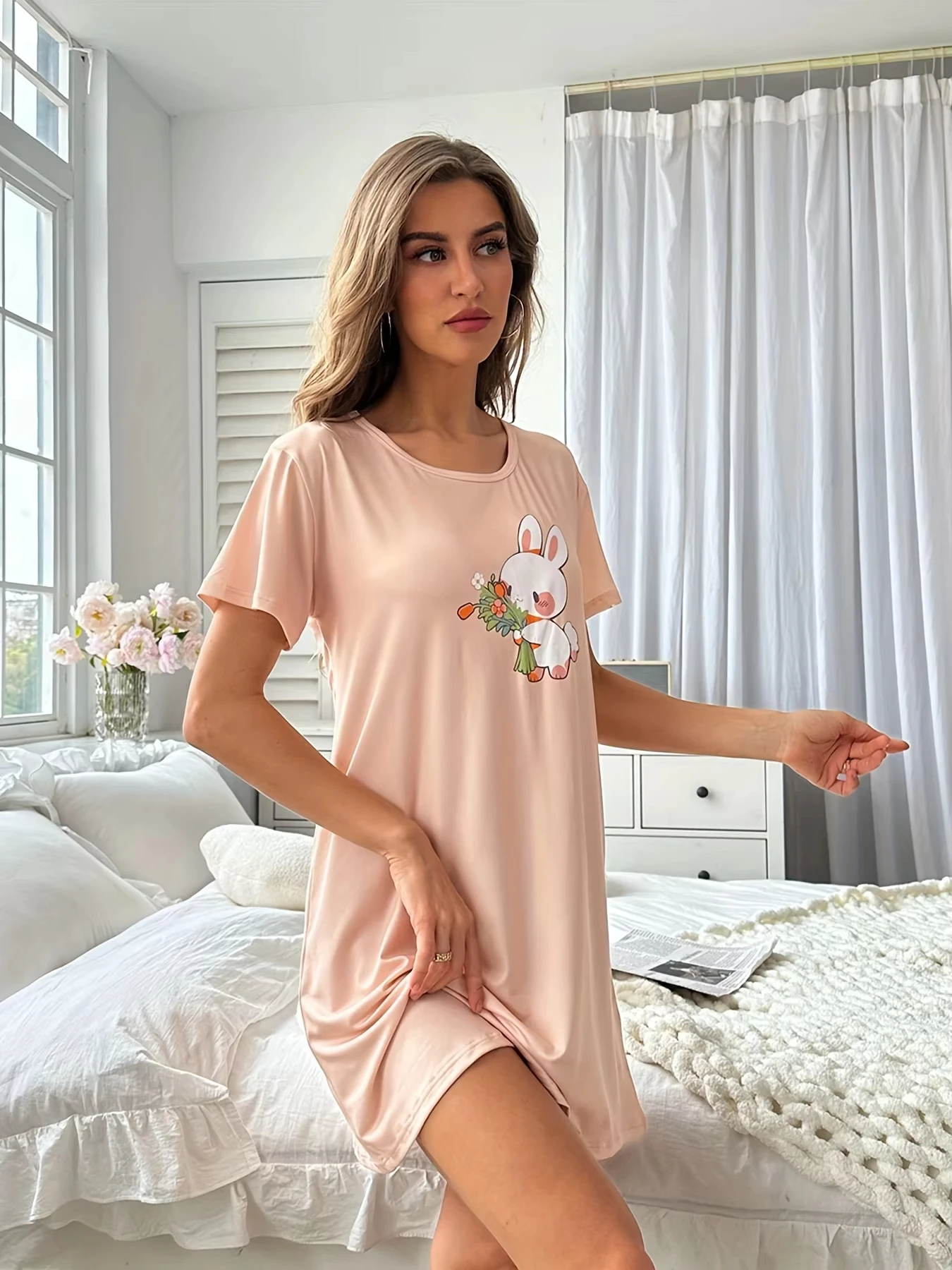 Женское повседневное платье-футболка больших размеров с изображением кролика и цветами, свободное платье с круглым вырезом и короткими рукавами, летнее уличное платье