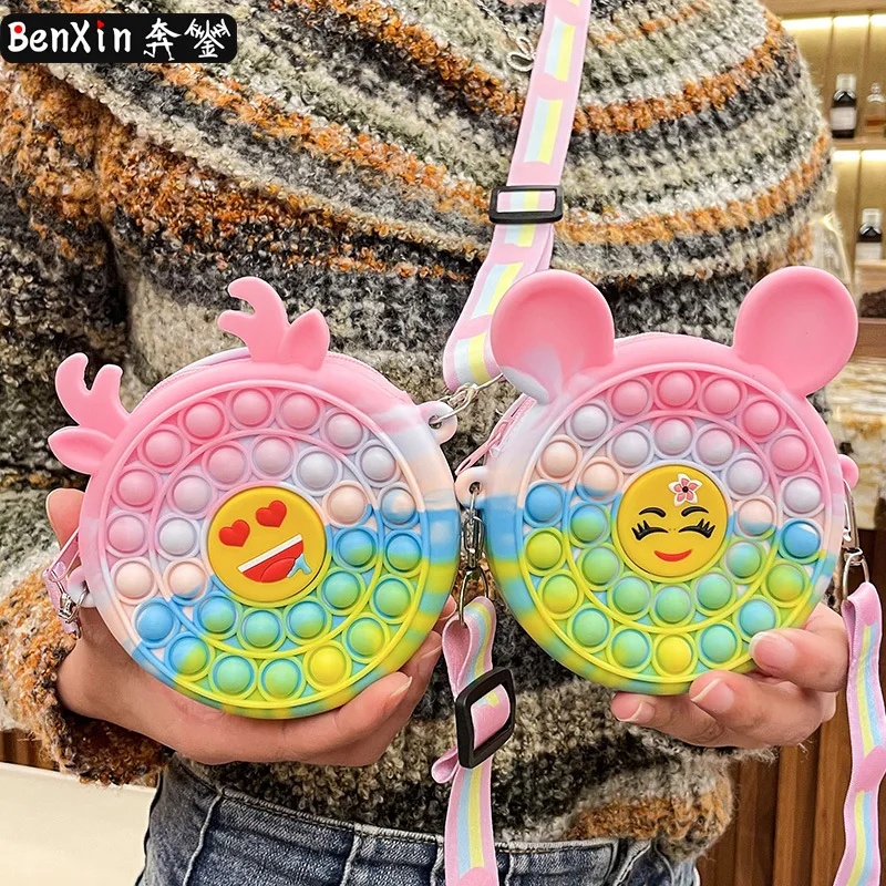 

miniso Rainbow Children's trendy Girls' Cute Silicone Coin Purse Cartoon Stress-relieving Storage bag