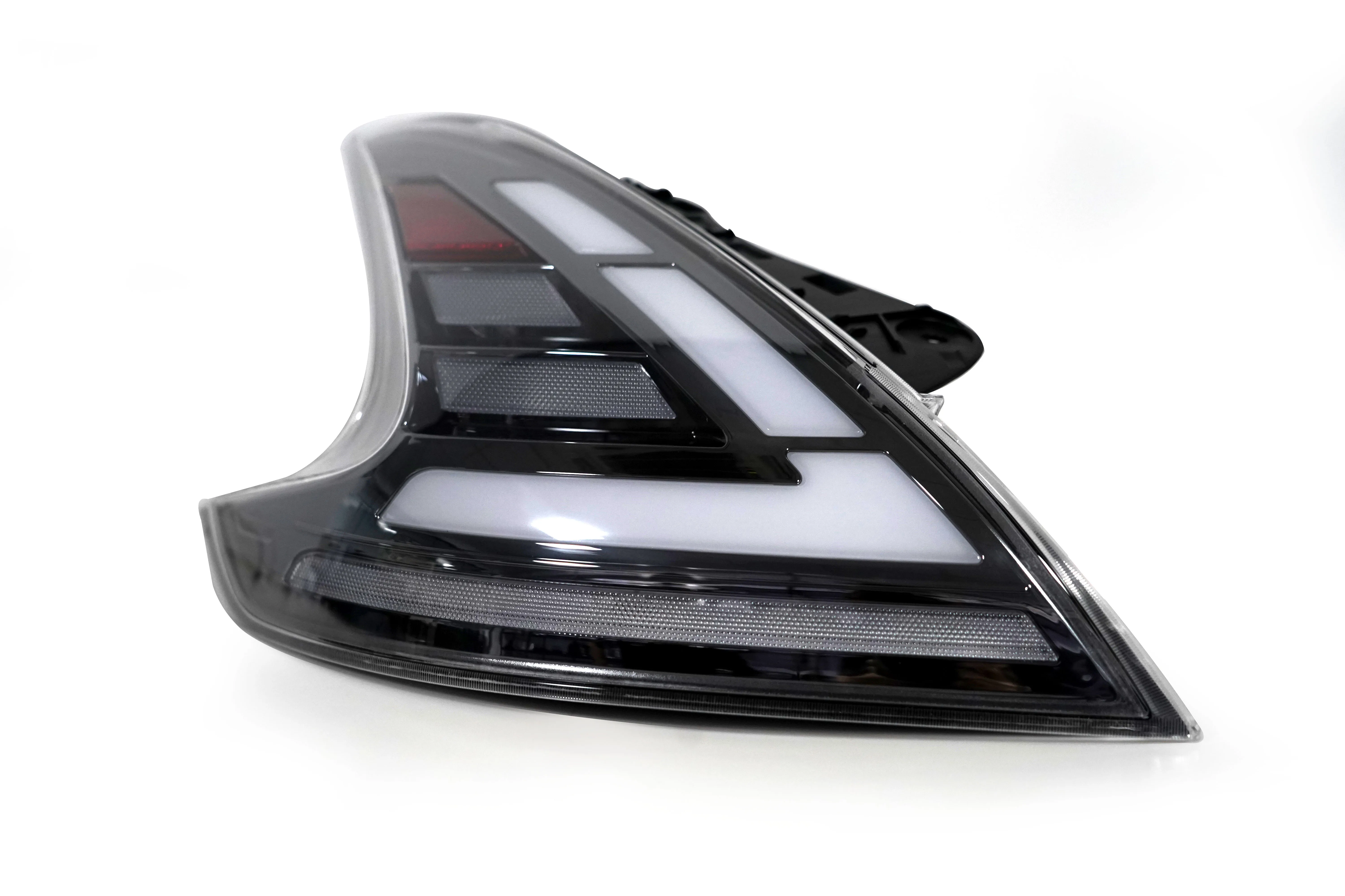 

For Nissan 370Z Tail Lamp Dynamic LED Tail Lights With Reverse Brake And Turn Signal Fog Lamps Retail Wholesale