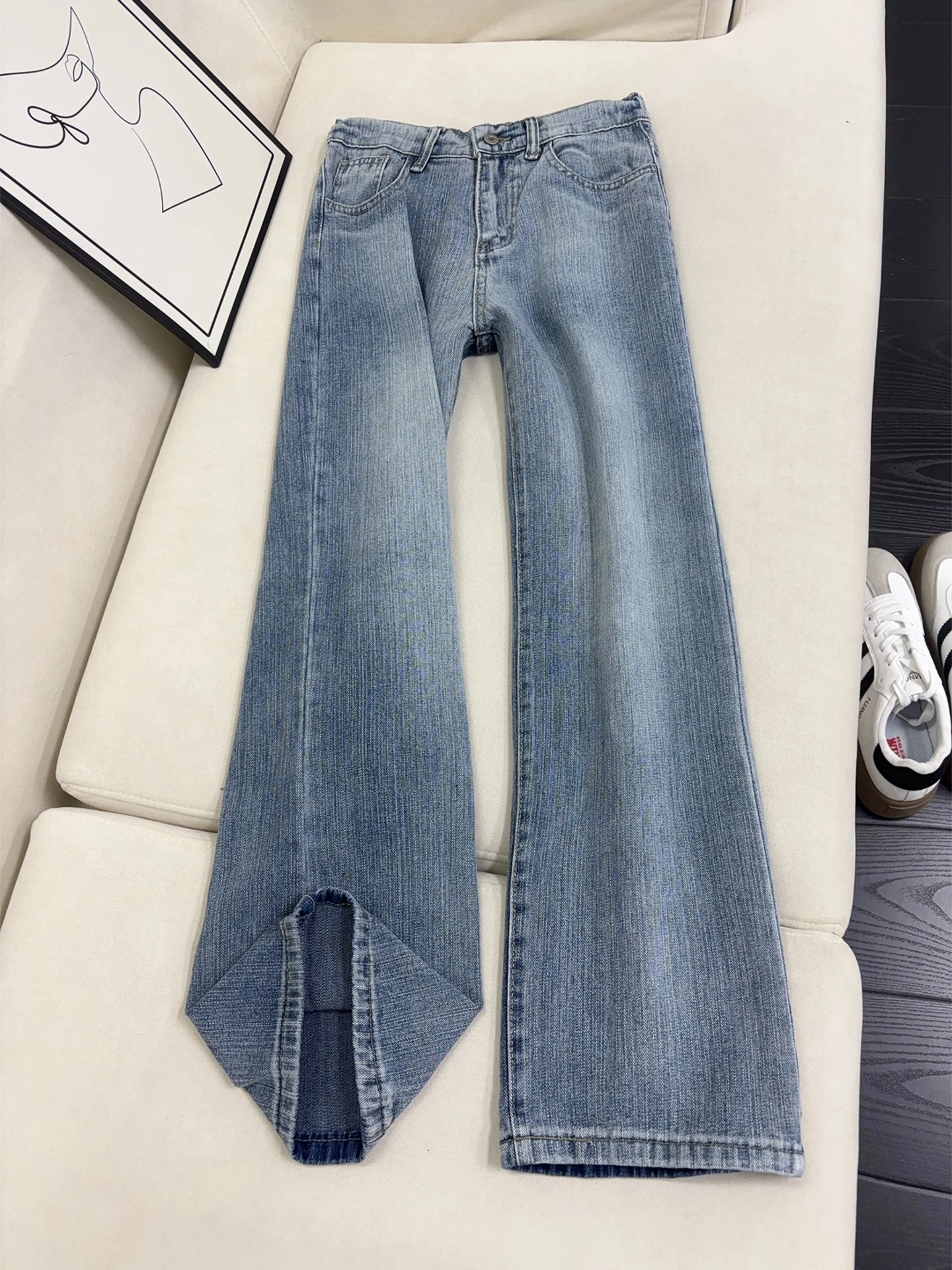 

Мужские джинсы Cleanfit в американском ретро-стиле, с эффектом потертости, прямые, с бамбуковой текстурой, повседневные брюки-клеш для весны 2026 года