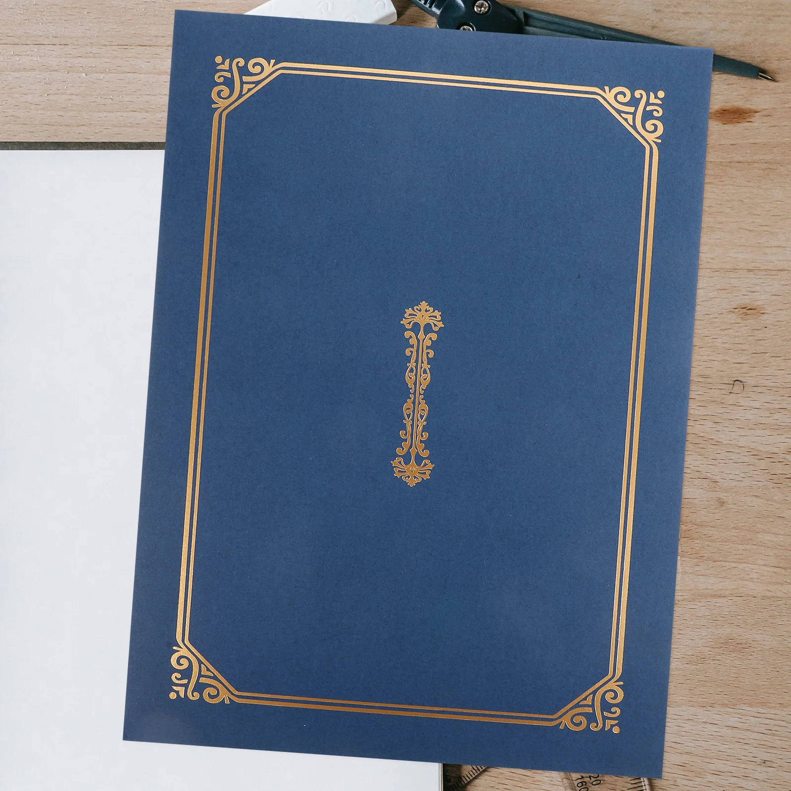 

Набор из 4 обложек для сертификатов: дипломов, свидетельств о браке, наград, паспортов — защитные чехлы для документов