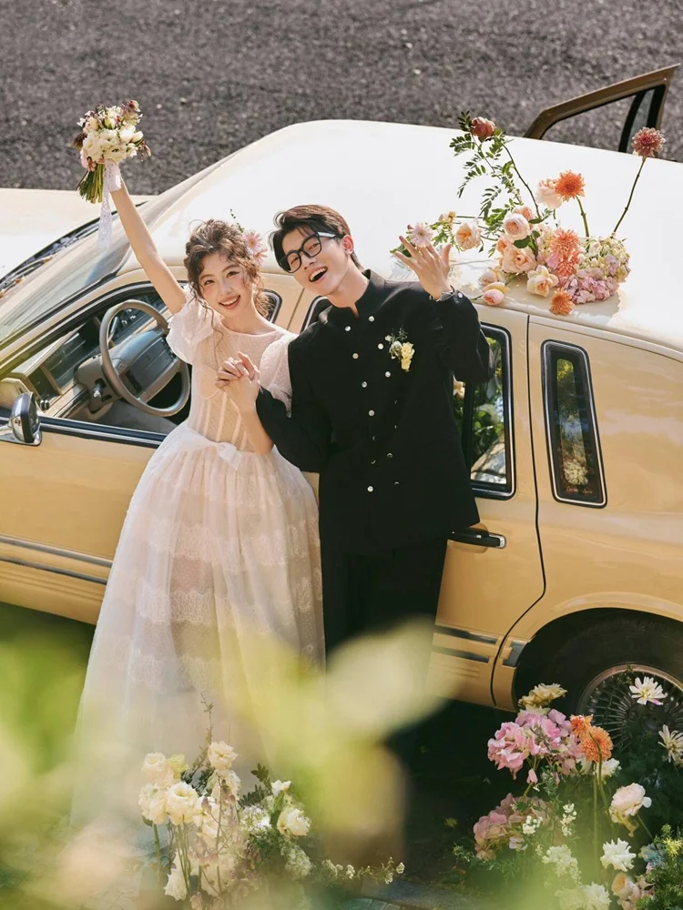 

2026 New Vintage Spring Lace Wedding Dress Studio Theme Photography Floral Atmosphere Sensation Girl Retro Style Wedding Gown