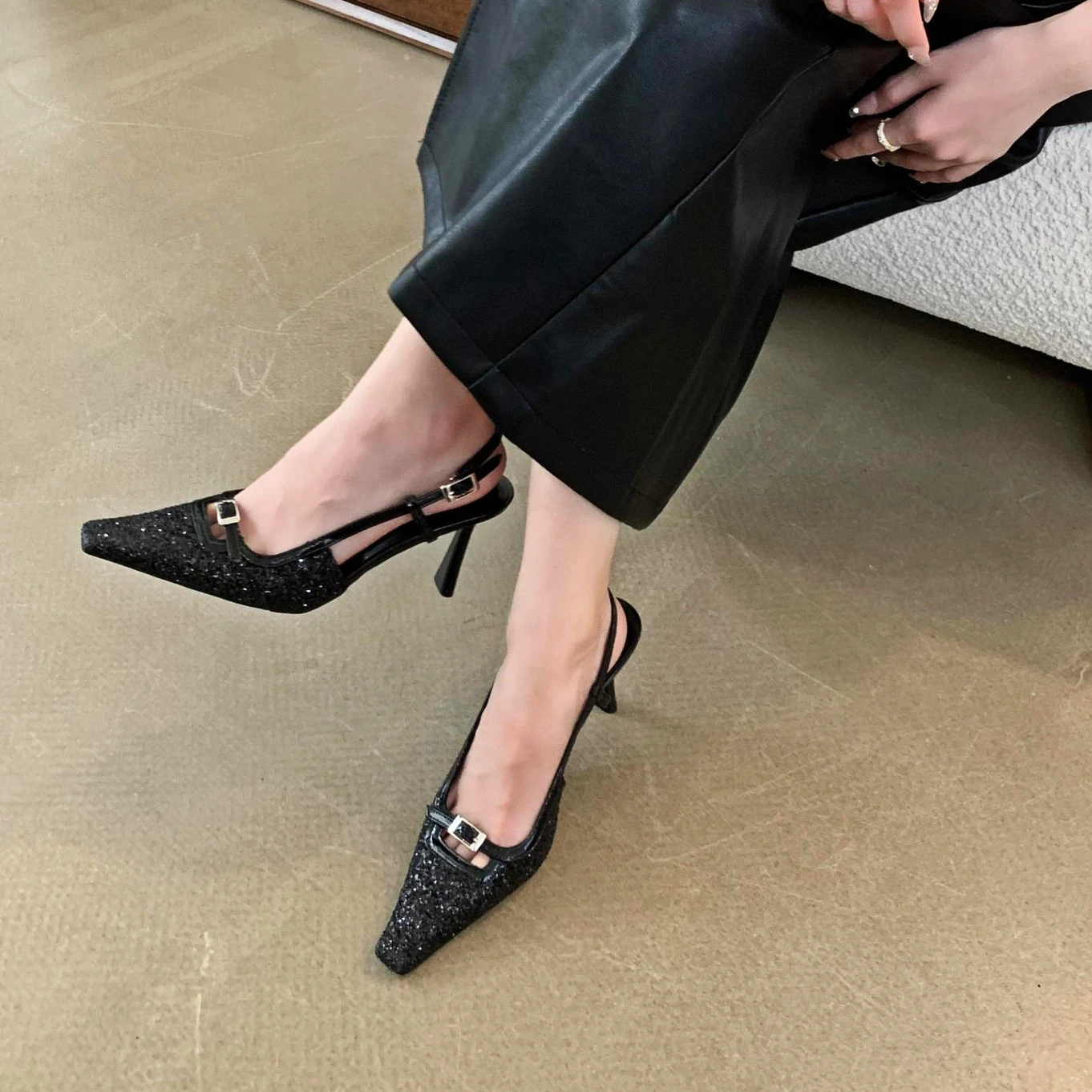 Pointed Toe Mule Shoes Pumps Women Low Heel Metal Buckle Designer Sandals Women Female Summer 2024 Sexy Slingback Mueller Heels