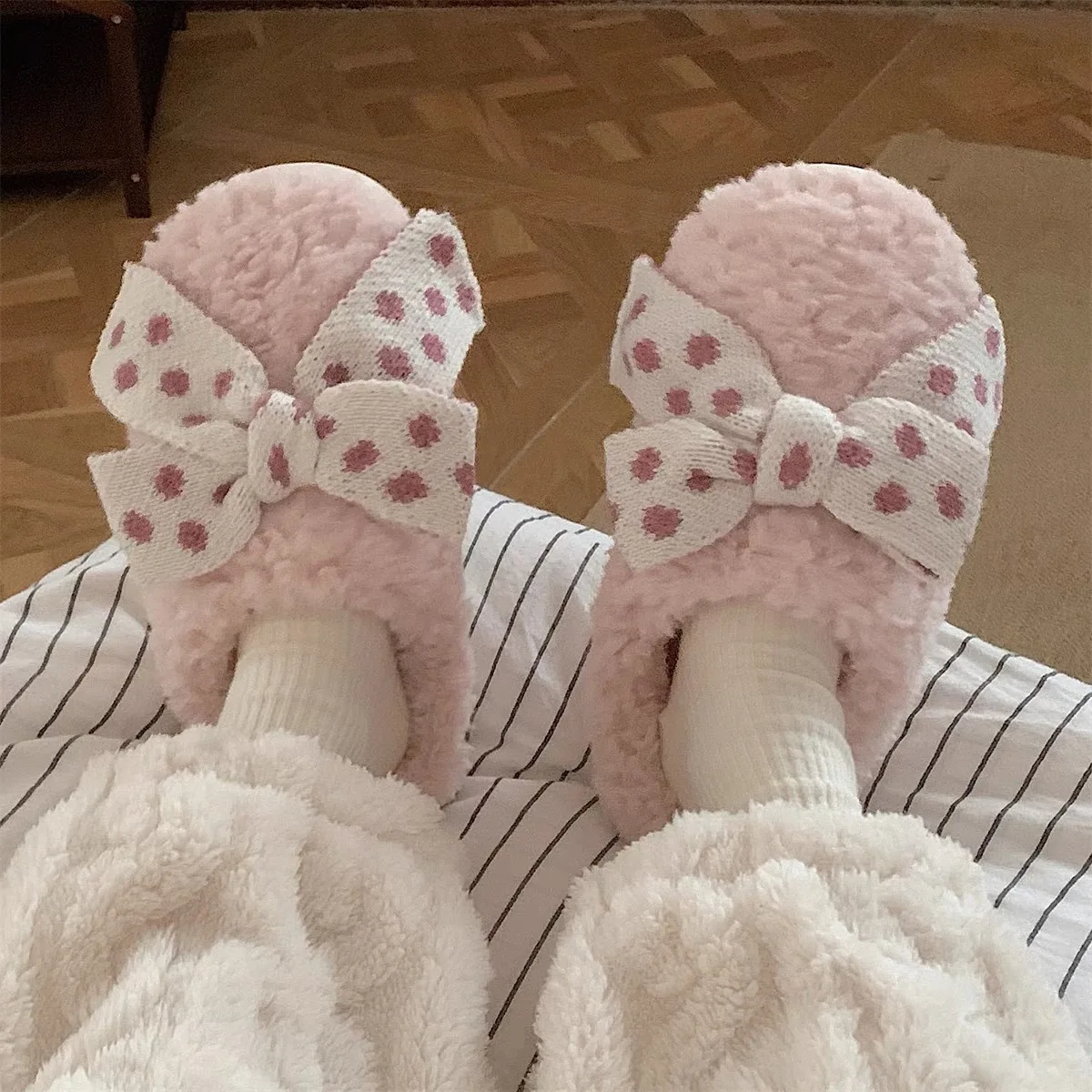 

Cute Winter Slippers for Women Non Slip Thick Sole Bow Home Shoes Fluffy Warm House Shoes
