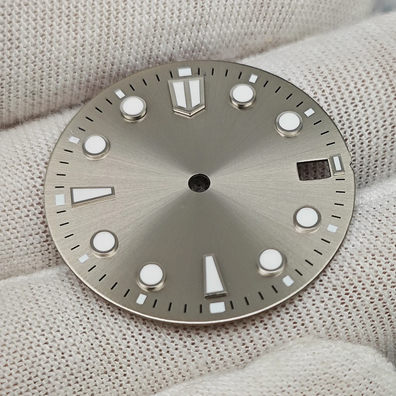 New 28.5mm Watch Dial BGW9/C3 Blue Green Luminous Watch Faces Sunray Dial Watch Accessories for NH35/NH36/4R/7S Movement