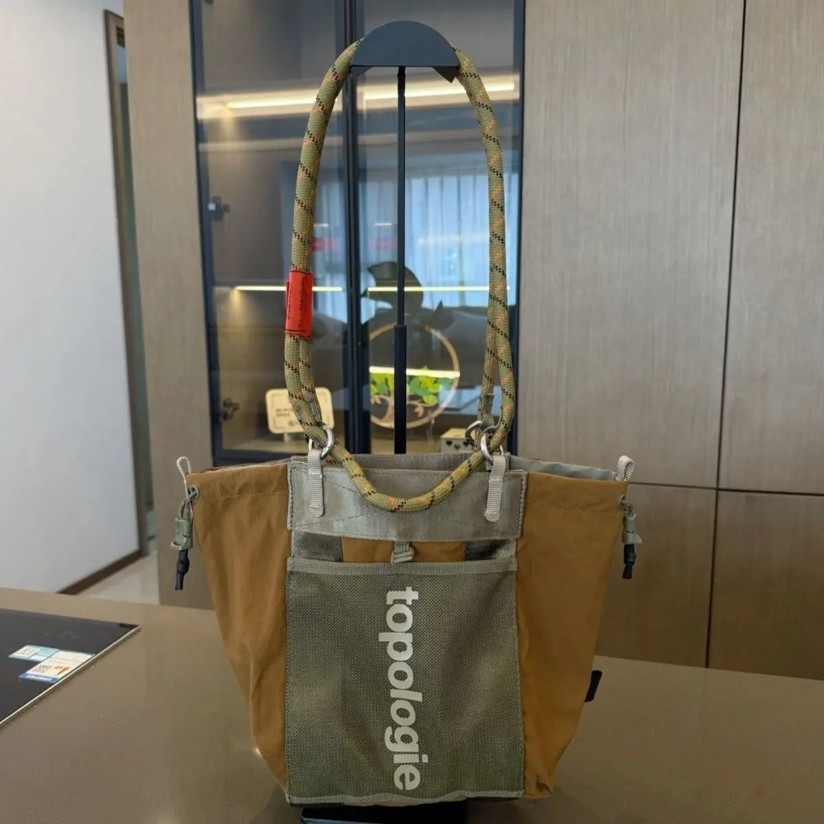 

2026 New Fashion Topologie Large Tote Bag Women Crossbody Handheld 3-in-1 Commuter Waterproof Premium Designer