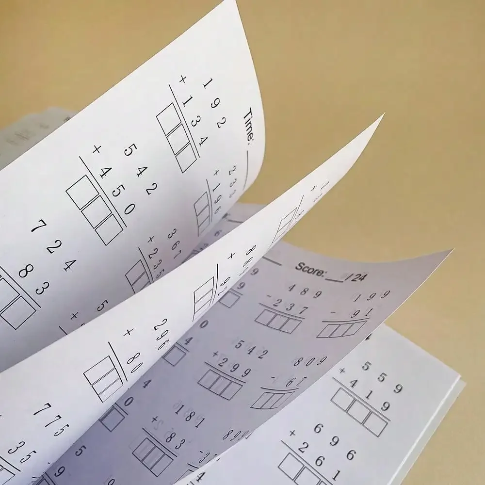 مصنف الحسابي للمدرسة الابتدائية بالإضافة إلى الطرح ضمن 1000 استخدامًا لممارسة تدريس طلاقة الرياضيات