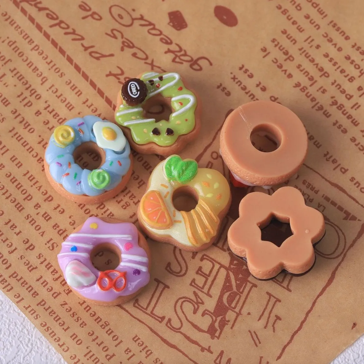 8 stücke Neue Kawaii Harz Mini Flatback Donuts Cabochon Deco Teile Material Sammelalbum Decoden Charms Handwerk Sammelalbum Zubehör – Detail 4