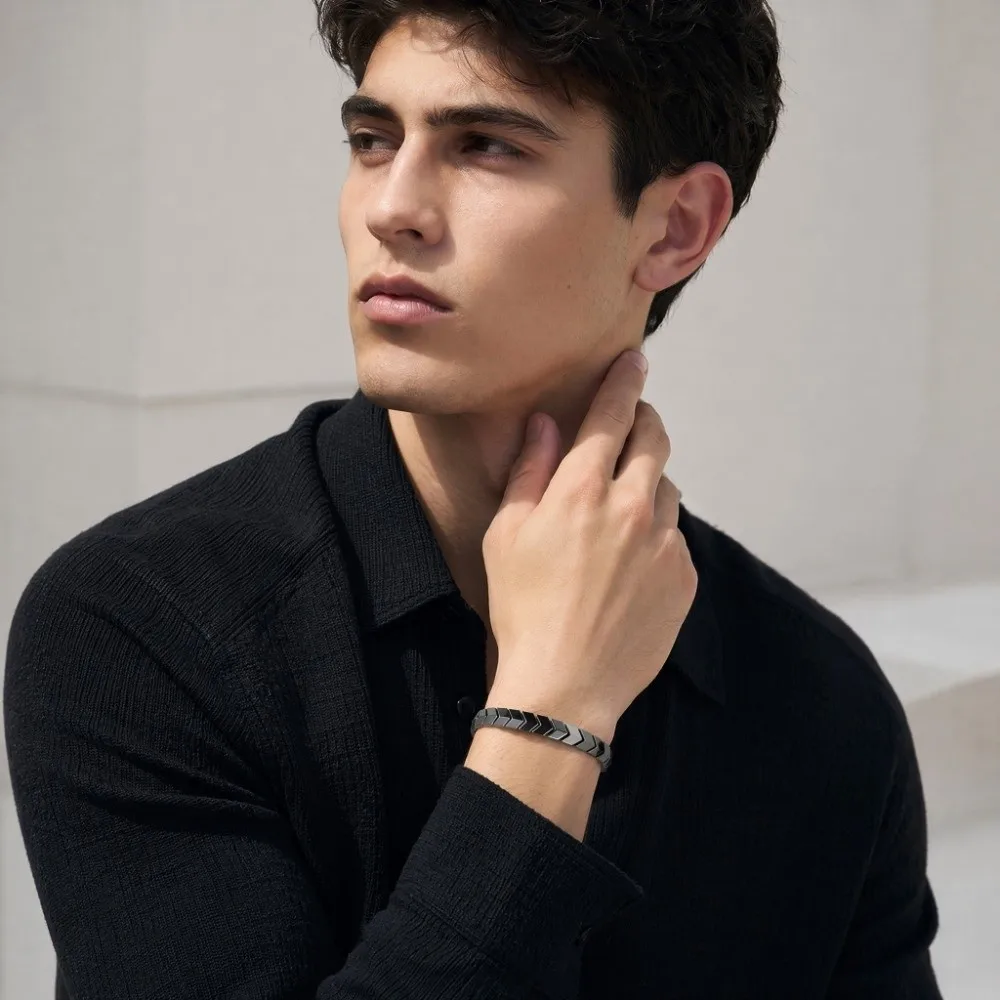 Elegant Black Gallstone Bracelet Elastic Thread Smooth Natural Stone Hand Accessory Diamond-shaped Exquisite Wristband Jewelry