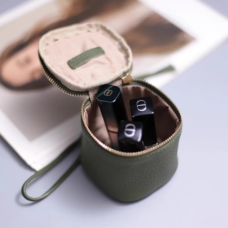 Retro Leather Makeup Bag Lipstick and Coin Pouch Portable Travel Organizer Bucket Stylish Mini Round Coin Purse