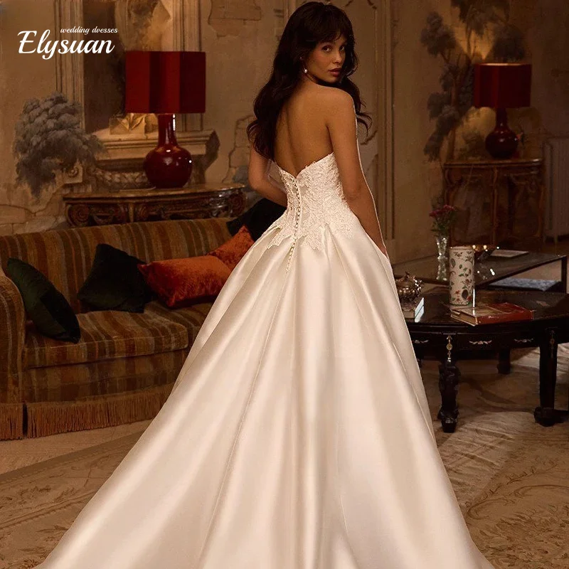 Maßgeschneidertes neues exquisites A-Linie-Hochzeitskleid mit Perlenapplikationen, romantisches, schulterfreies Prinzessin-Brautkleid aus Satin mit U-Ausschnitt