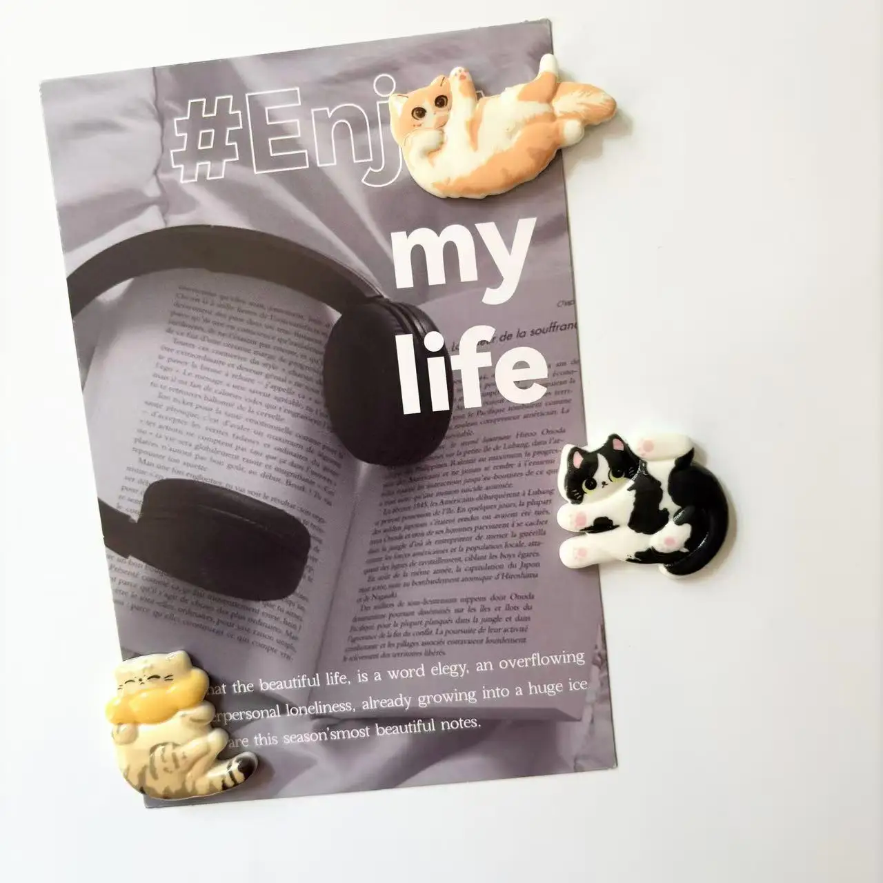 Alluring kitten fridge magnet made of resin, cute magnet gift, suitable for home decoration.