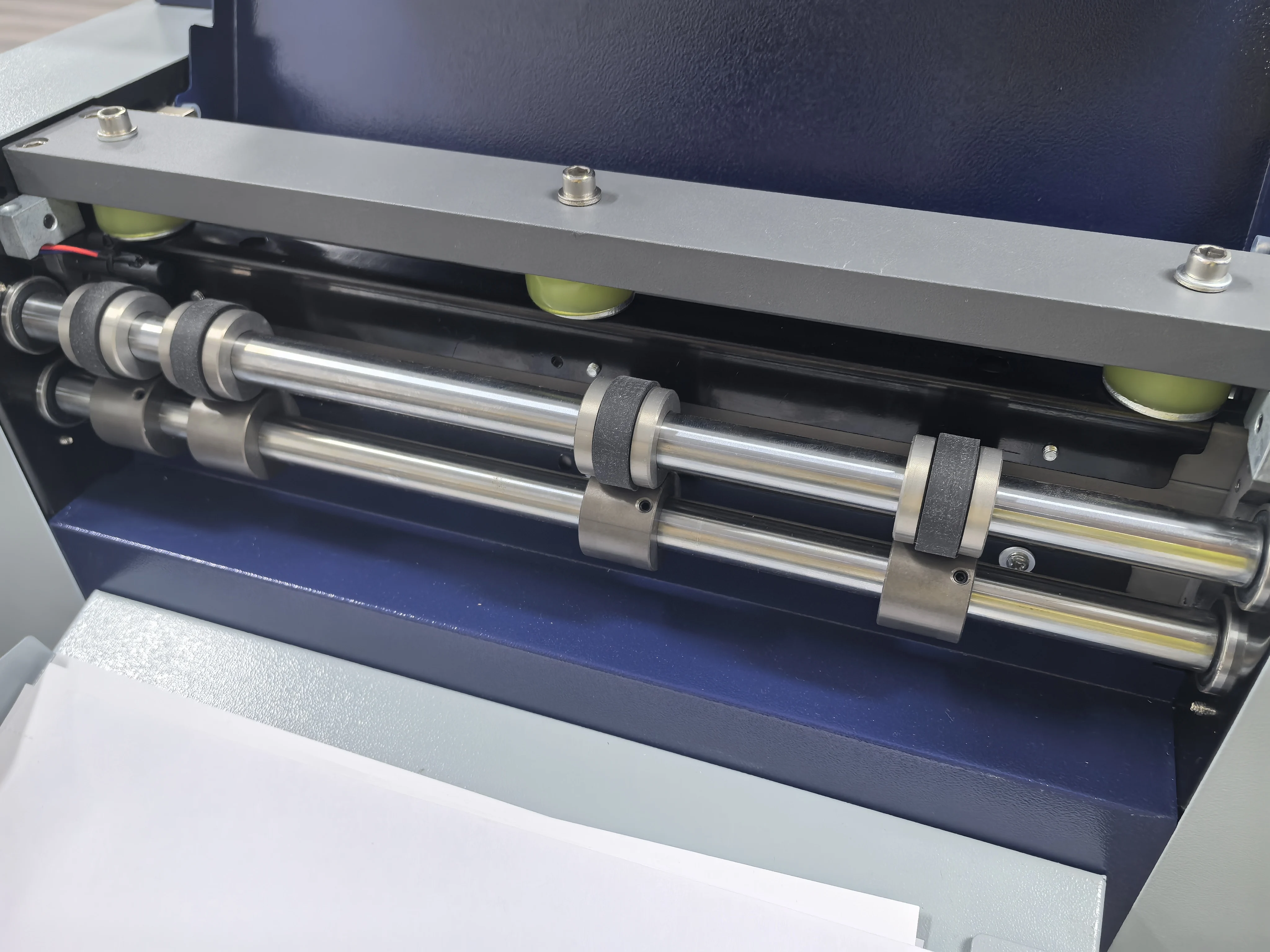 NC358 High Speed Electrical Paper Coated Paper Creaser Creasing Machine 4000 Sheets/hour