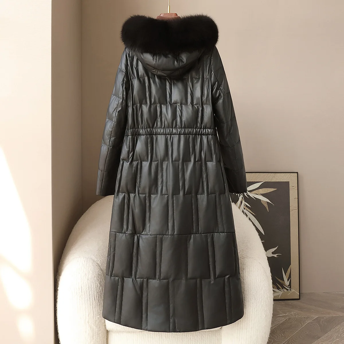 100% جلد الغنم الثعلب الفراء طوق مقنعين أوزة أسفل سترة جلدية 2025 المرأة معطف جلد طويل حقيقي