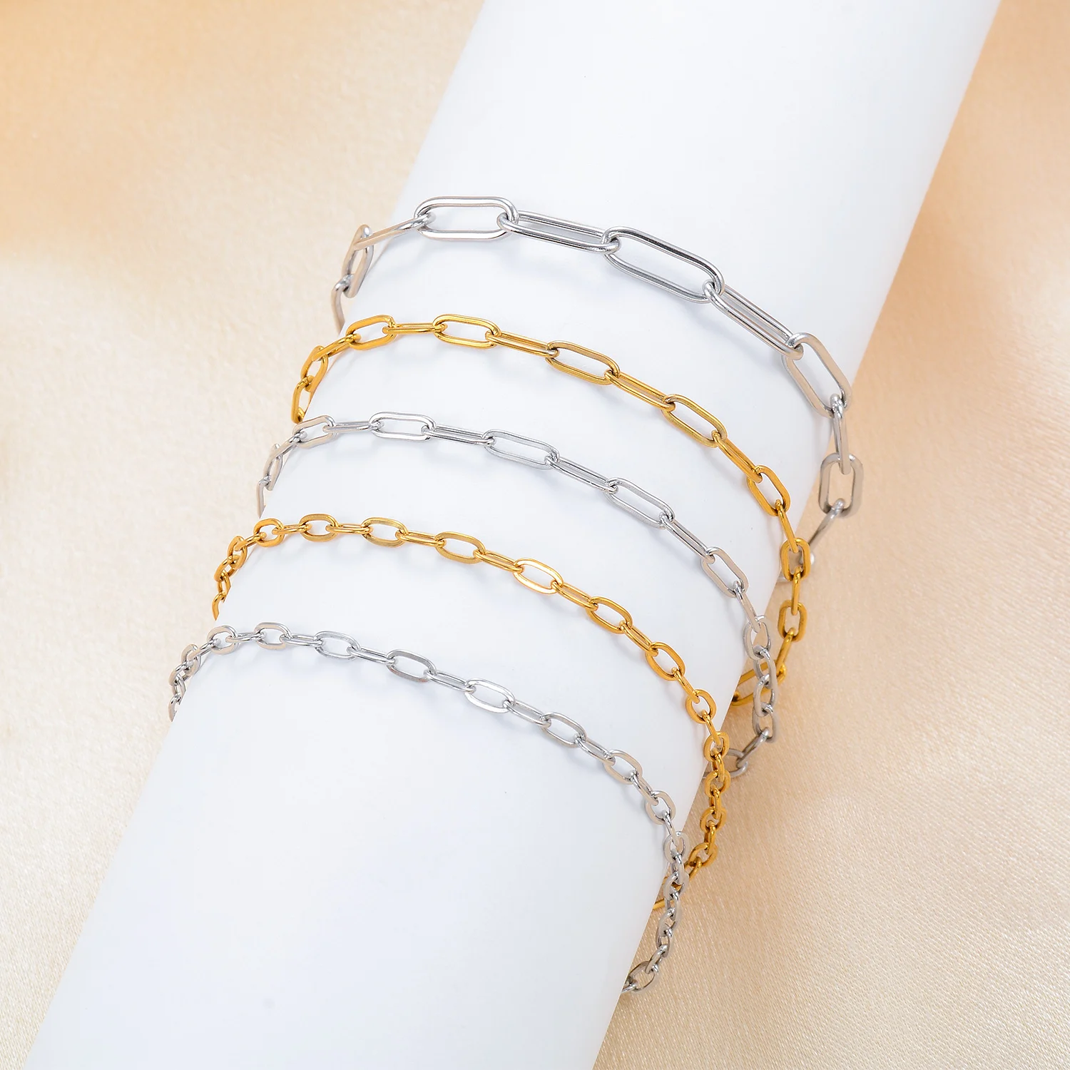 Punk Paperclip Armband aus Edelstahl, verstellbarer rechteckiger Kettenarmreif, minimalistischer Schmuck – Detail 5