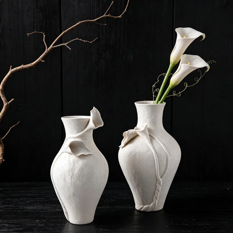 

Simple and retro lily ceramic flower ornaments wabi sandy wind model house sales office living room entrance vase decoration