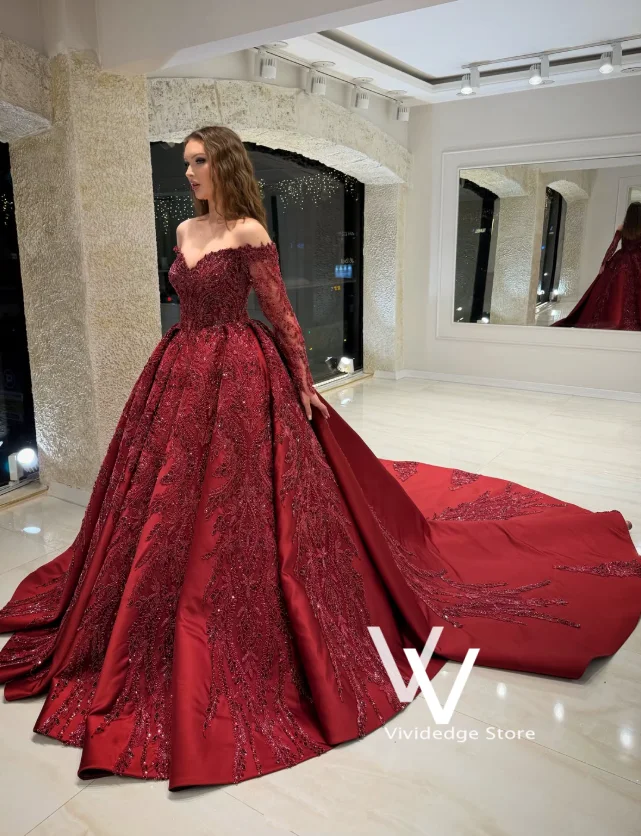 Maßgeschneidertes Luxuriöses Burgunderrotes Brautkleid Algerisches Schulterfreies Spitzenkleid mit Perlen und Stickereien A-Linie mit Schleppe Arabisches Hochzeitskleid
