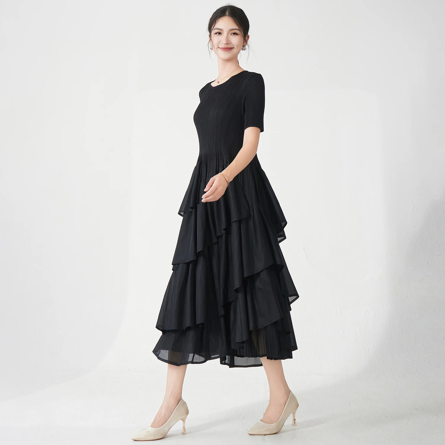 

Factory Wholesale Women's Pleated Dress High Quality Summer Short Sleeve Irregular Dress Black Fashion Miyake Pleated Dress