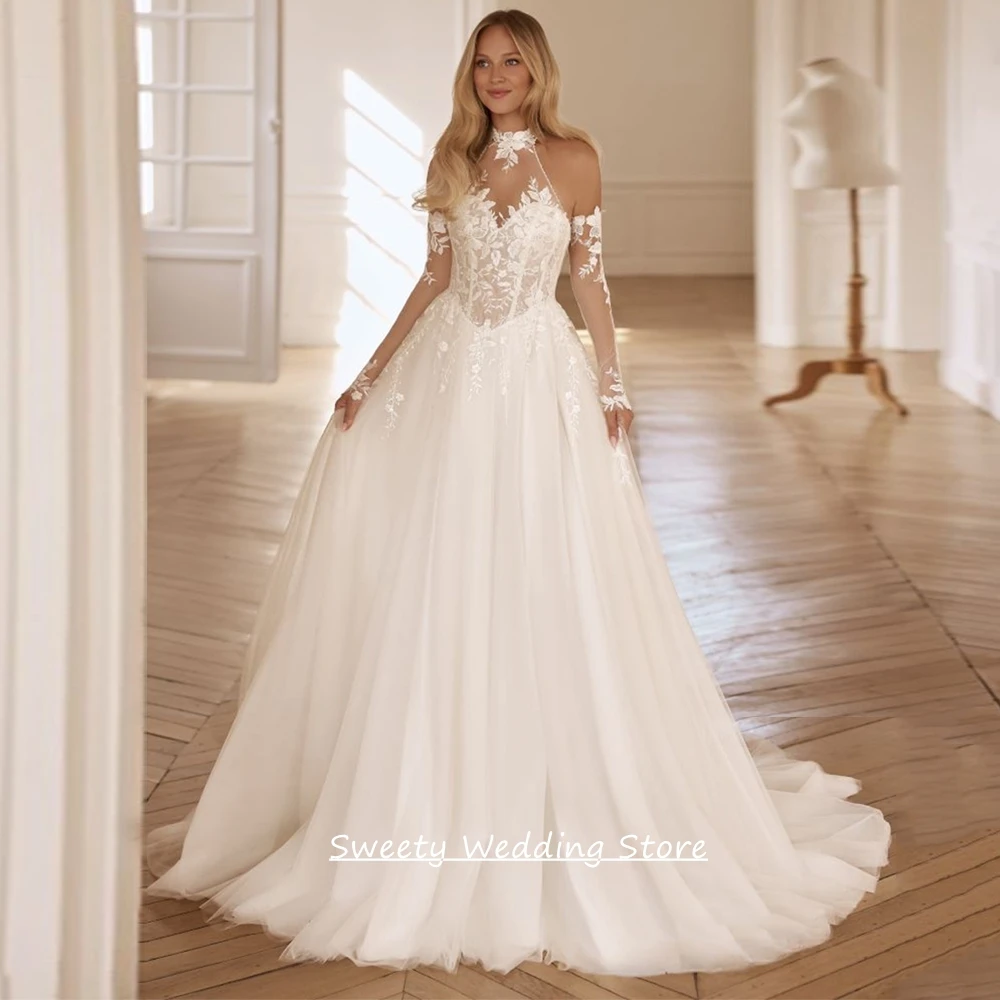 Customized Wedding Dresses New Arrival Halter Neck Long Sleeves See Through Lace Applique Soft Tulle A Line Bridal Gown