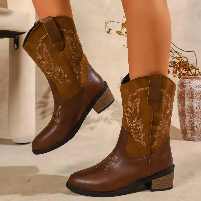 خمر التطريز قبعات رعاة البقر الغربية أحذية النساء 2025 الشتاء كعب سميك بولي Leather الجلود منتصف العجل الأحذية النسائية الجوارب العالية حجم كبير 43