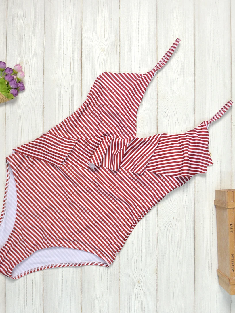 Striped One Piece Swimsuit Women 2023 Ruffle Swimwear Summer Beachwear Plunging Bathing Suit Swim Suit Female