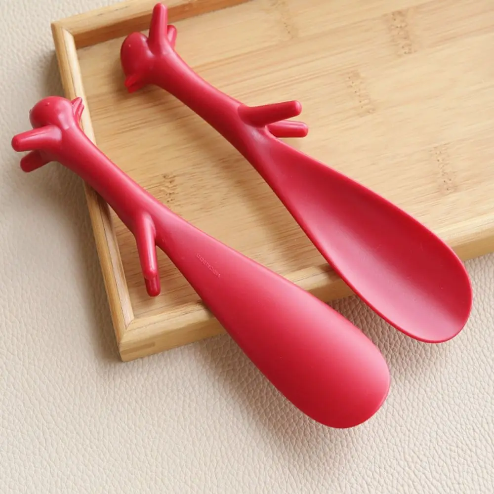 Cute Squirrel Shaped Sturdy Shoehorn Long Handled Shoe Puller Shoe Wear Aid Shoe Lifter Back Relaxation Portable Shoehorn