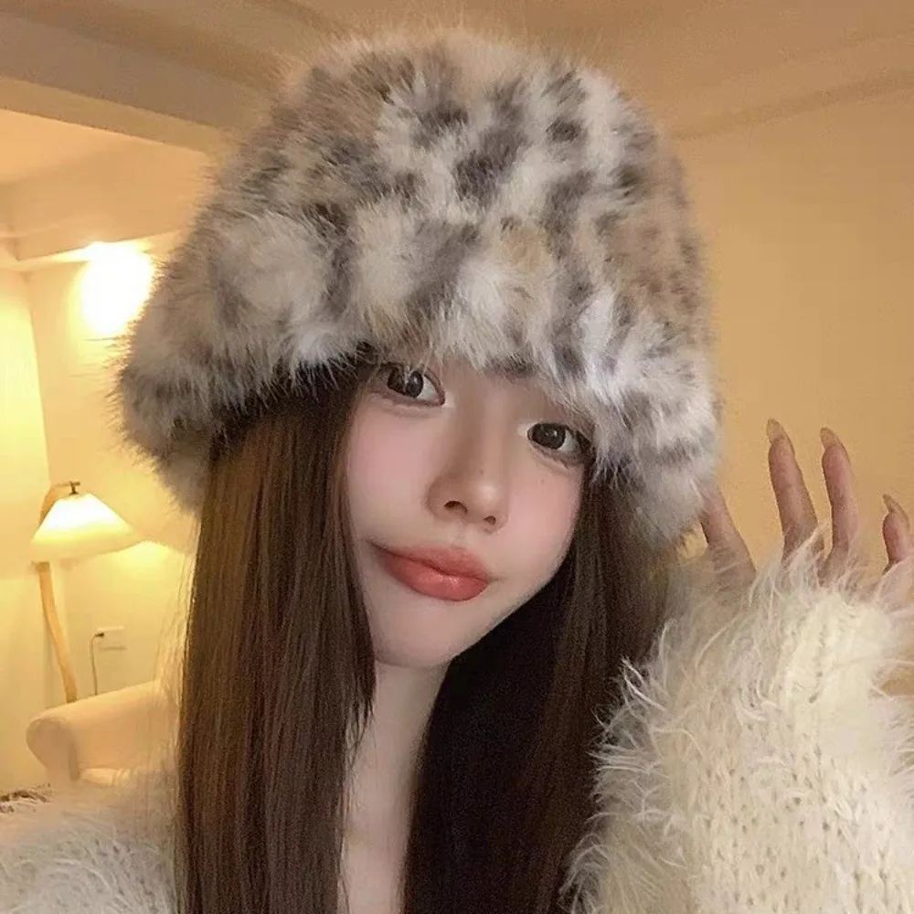 New Russian Style Faux Fur Hat Faux Fox Fur Thick Flat Cap Warm Windproof Bucket Hat Women