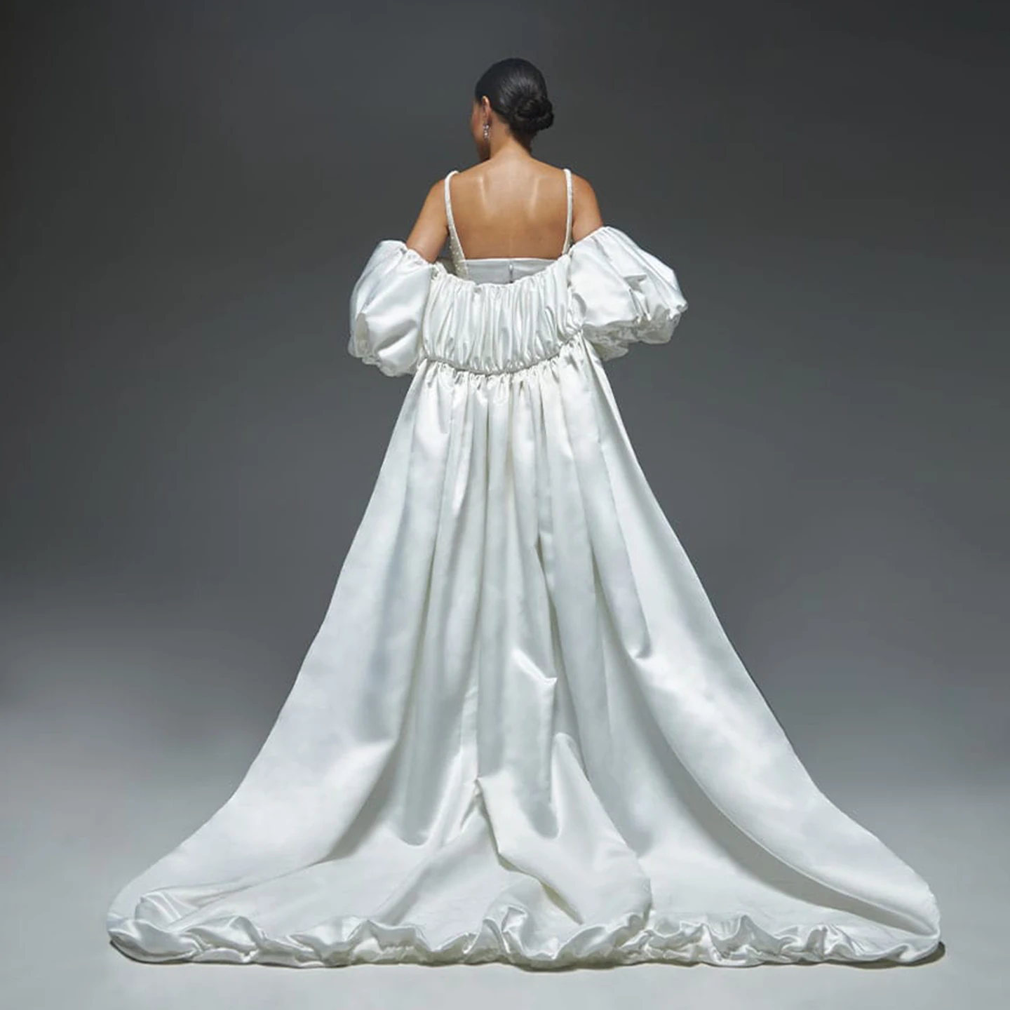 

Puffy Short Sleeves Wedding Cape Elegant Satin Long Bridal Wrap Jacket Detachable Fashion Women Runway Cape Chic TSWD923