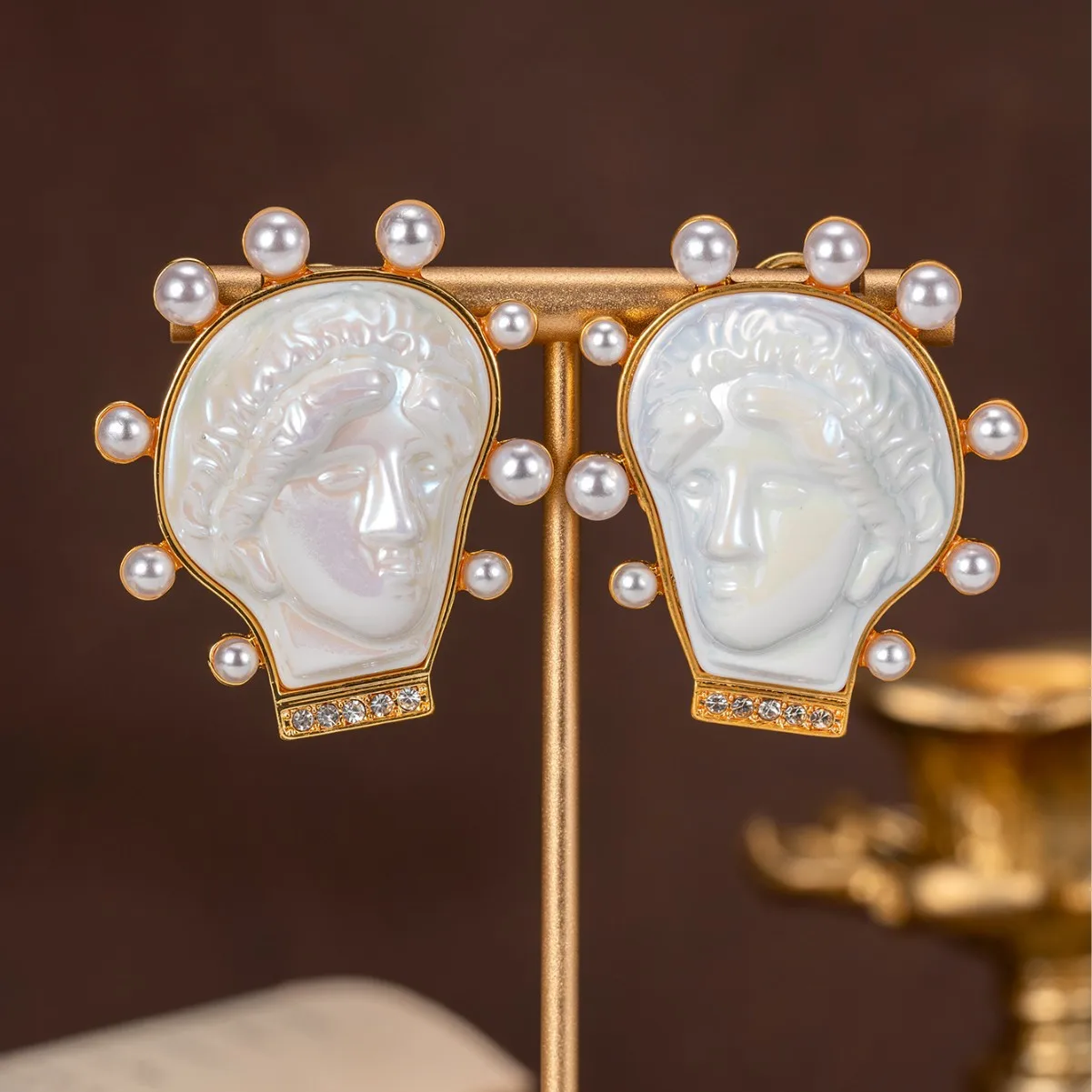 Medieval vintage pearl portrait earrings elegant stud earrings women jewelry