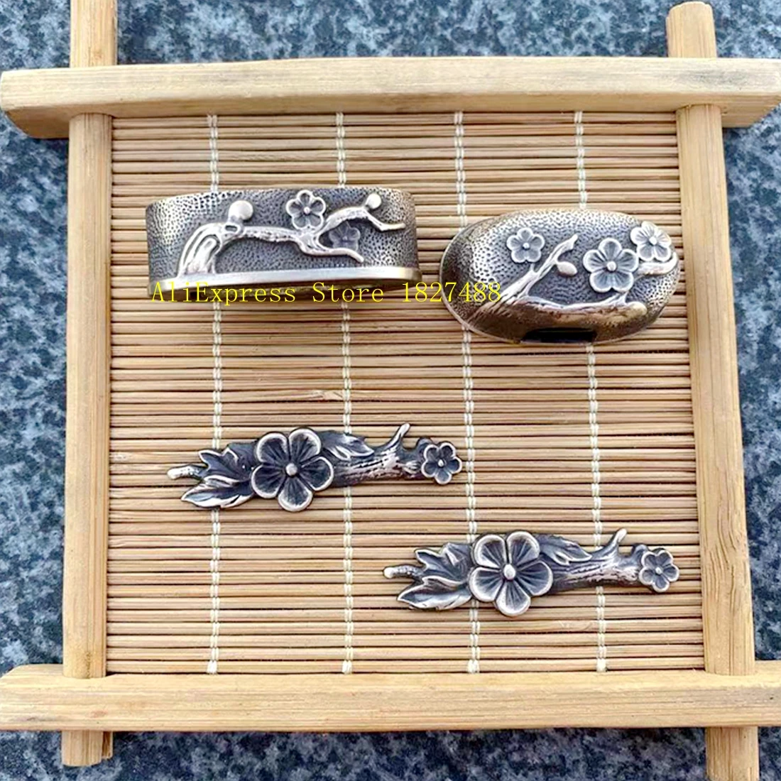 Plum Blossom Theme Brass Menuki Fuchi Kashira Set Fittings For Japanese Sword Handle Katana/Wakizashi/Tanto Tsuka Accessories