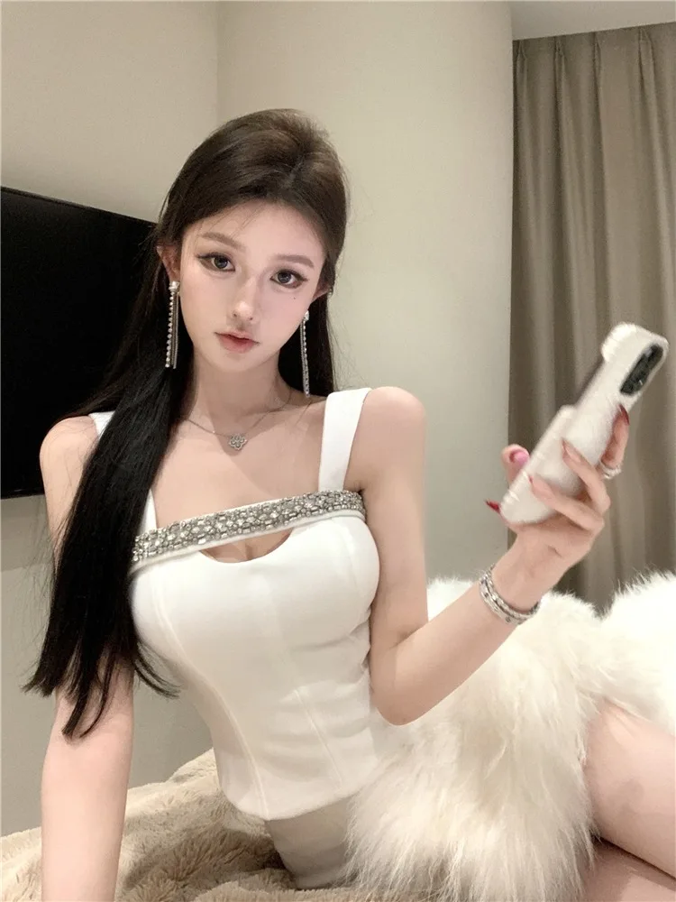 

Женский облегающий топ-бюстье с вырезами и стразами, сексуальный, с дизайнерскими элементами