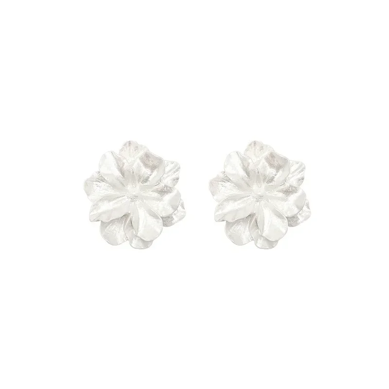 Korean New White Flowers Stud Earrings for Women Fashion Personality Design Bijoux Wedding Birthday Gift Jewelry Wholesale image 6