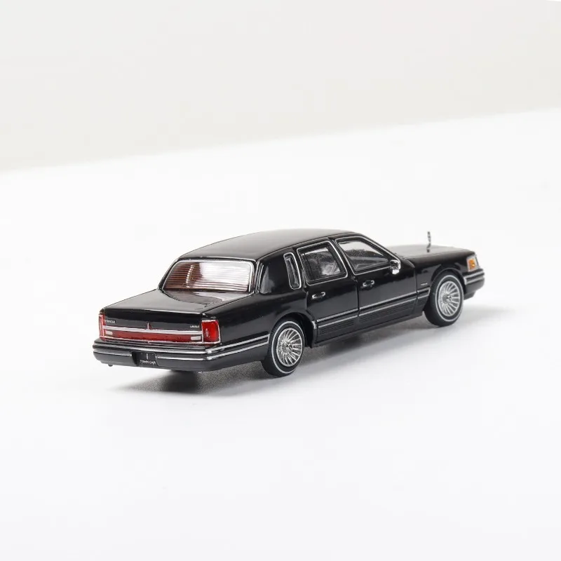 MK 1/64 3.0 Town Car Alloy Toy Motor Vehicle Diecast Metal Model Prezenty