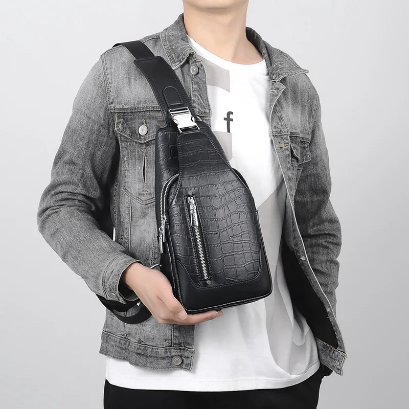 

Crocodile-patterned crossbody bag, waterproof men's single-shoulder buckle backpack, large-capacity multi-functional chest bag