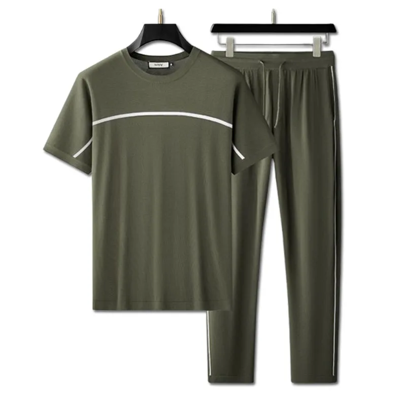 A complete set of high-end casual sportswear for men in summer, knitted, cool, elastic and breathable