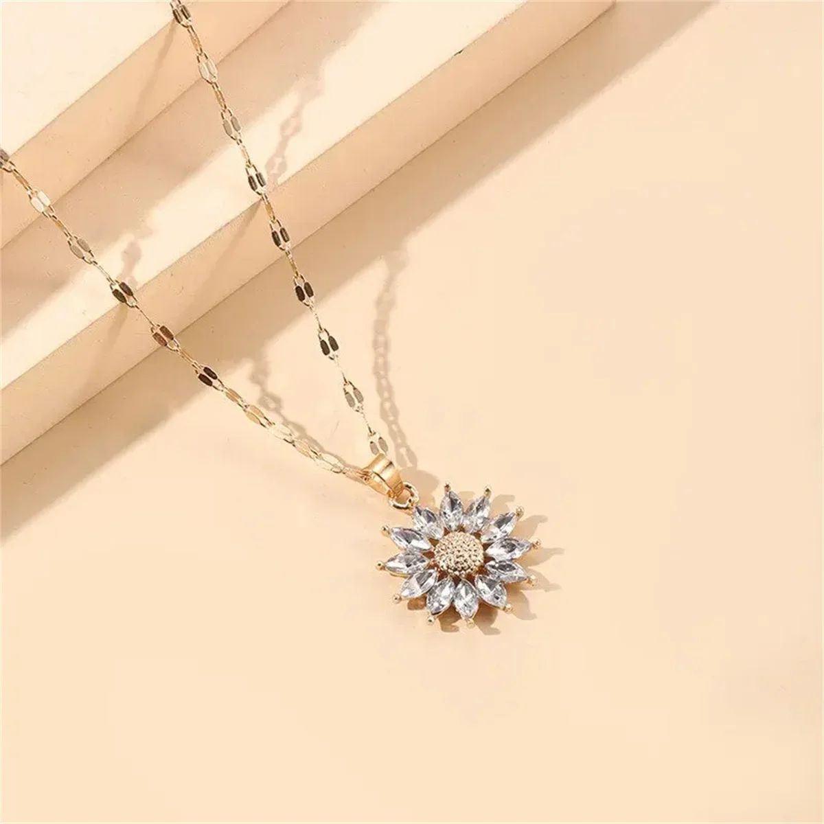 New Fashionable Sweet and Cute Micro Inlaid Zircon Women\'s Necklace Fashion Women\'s Necklace Jewelry Gift