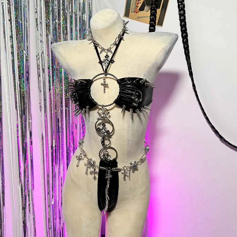 Club Wear Pin 2025 Rivetto borchiato Goth Punk Rock Kawaii Gotico Harajuku Fai da te Emo E-Girls Y2K Halter Canotta TOP Grunge anni '90 Eco