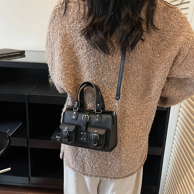 

Women Leather Luxury Classic Fashion Designer Shoulder Tote Bag Elegant Crossbody Handbag For Daily Attractive Style